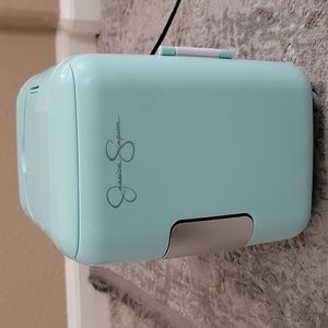 Jessica Simpson Beauty Chiller